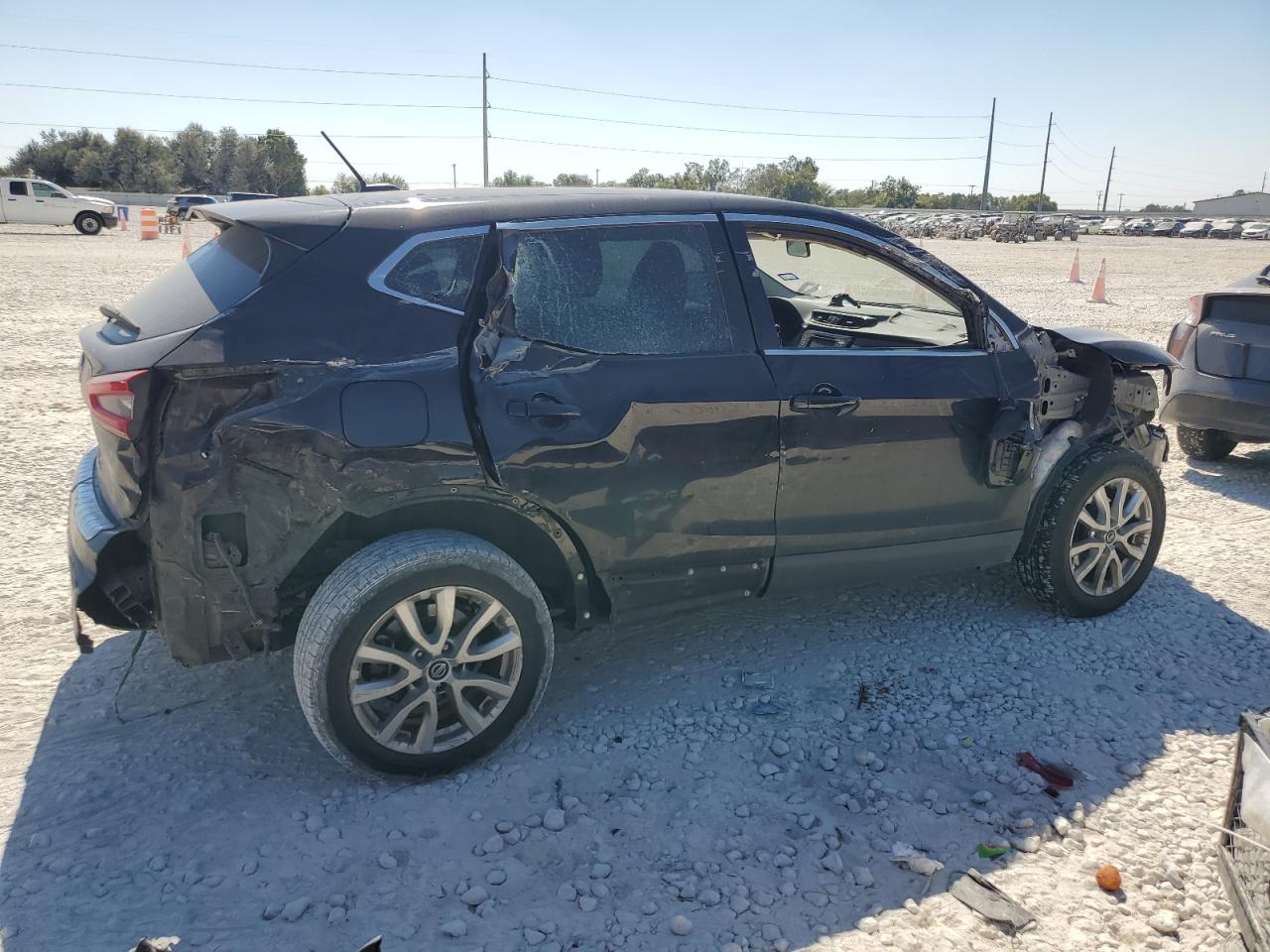 NISSAN ROGUE SPORT S