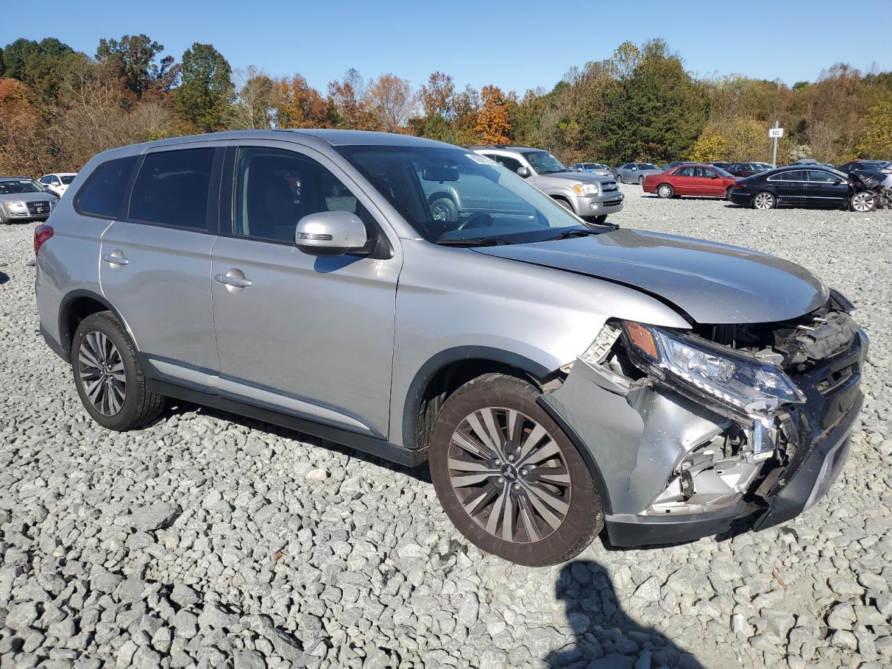 MITSUBISHI OUTLANDER SE