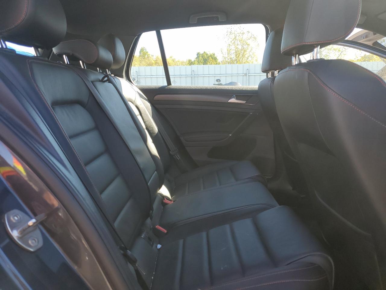 VOLKSWAGEN GOLF GTI S