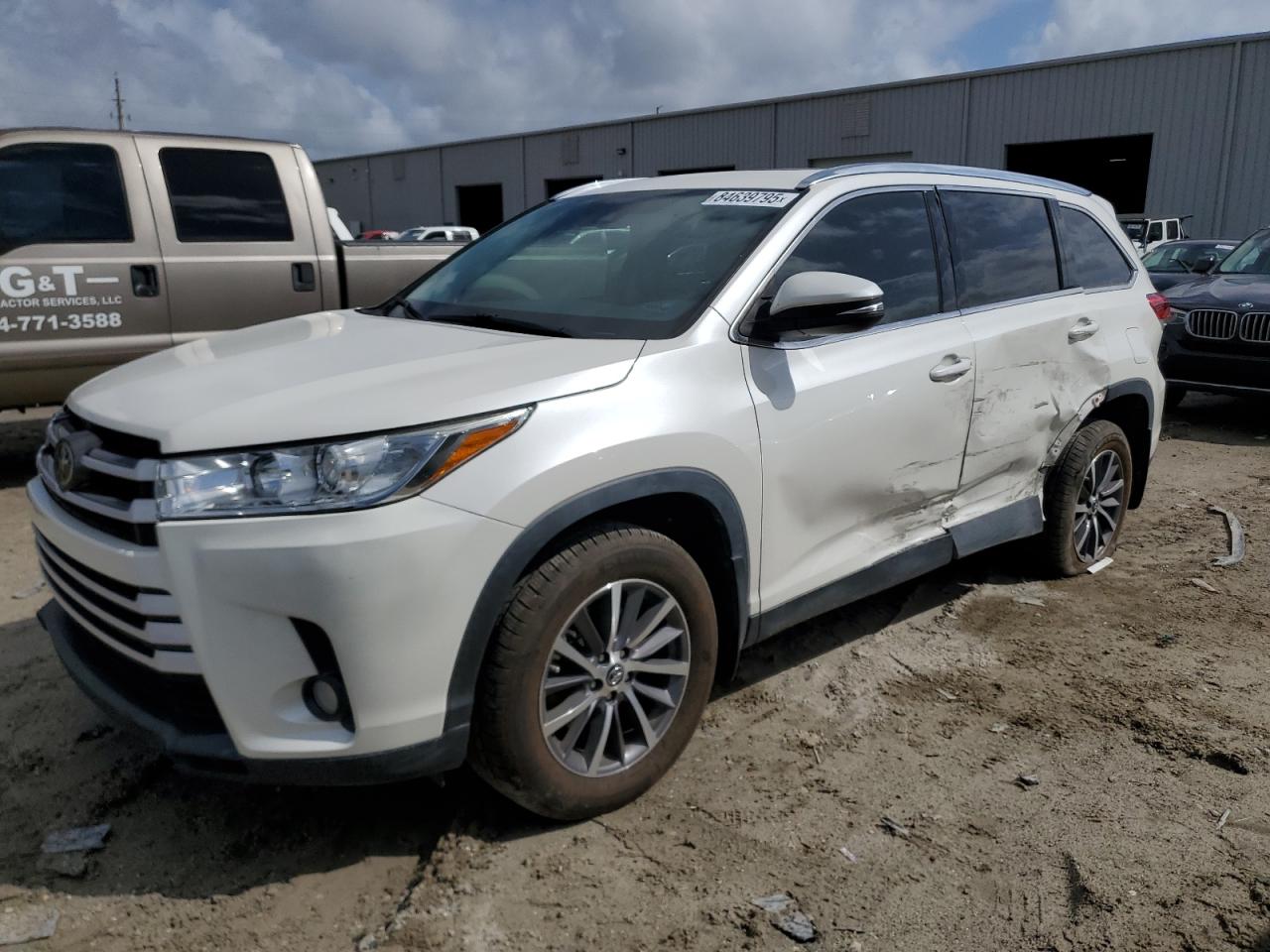 TOYOTA HIGHLANDER SE