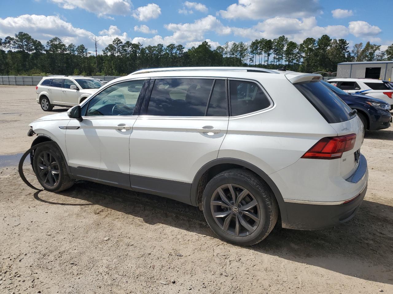 VOLKSWAGEN TIGUAN SE