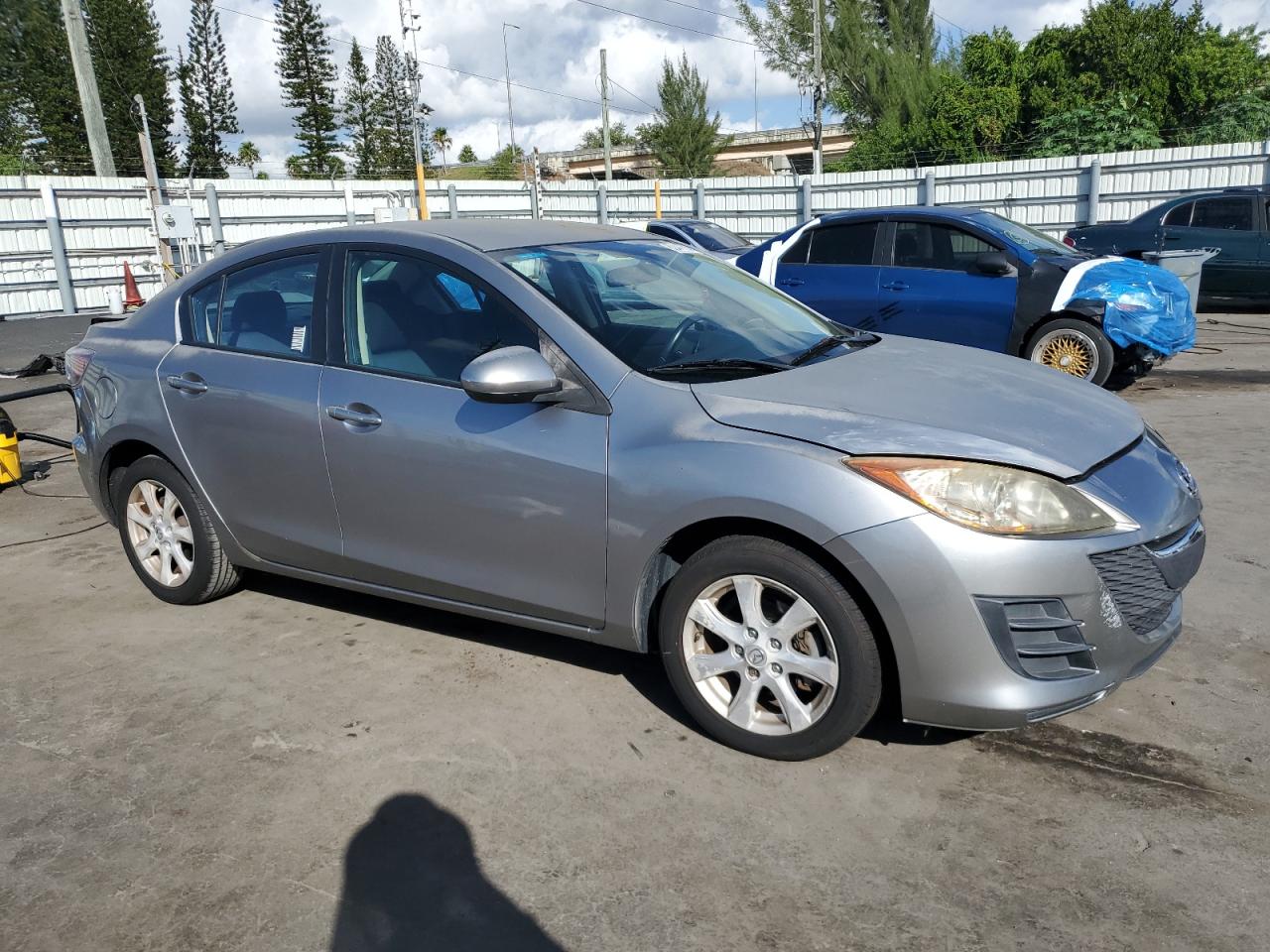 MAZDA 3 I