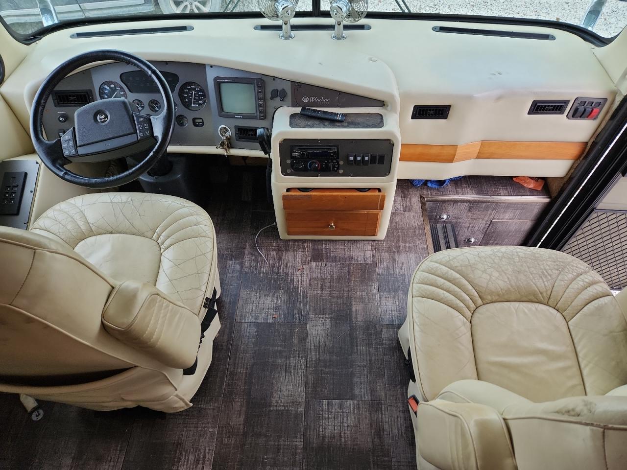 Lot #3276492193 2000 ROADMASTER MONACO