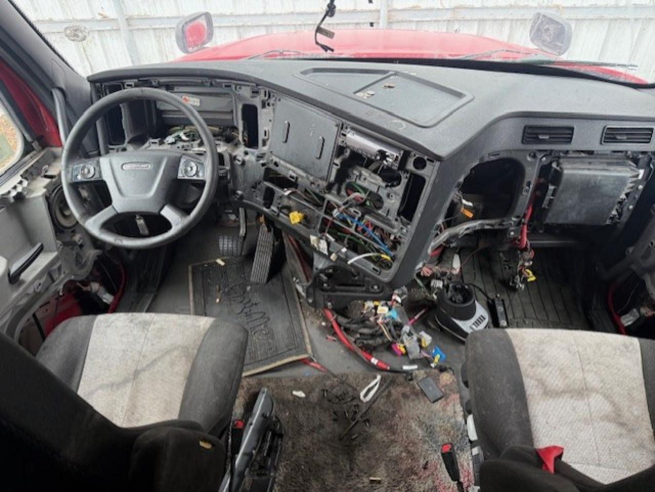 Lot #3264657927 2020 FREIGHTLINER CASCADIA 1