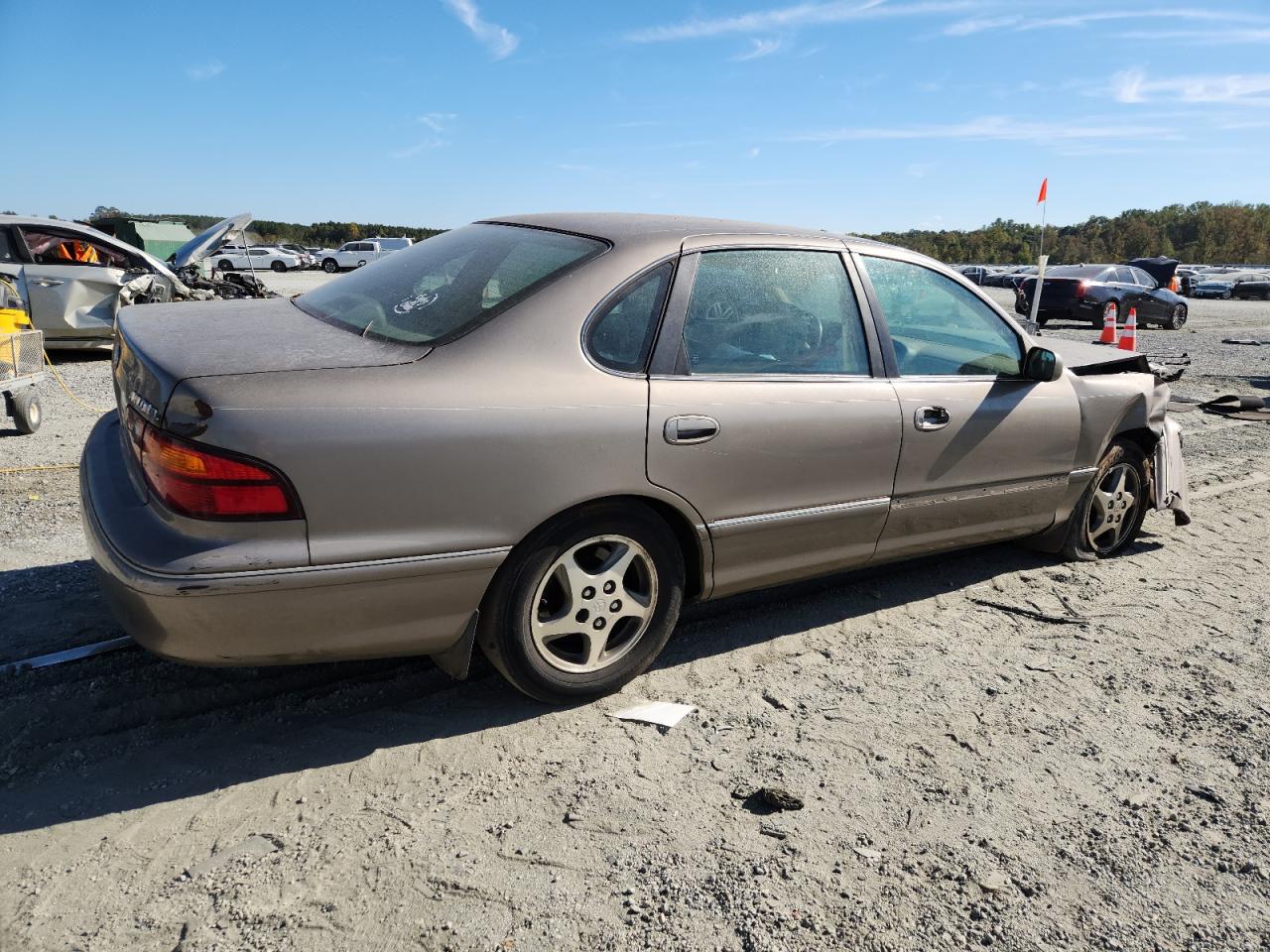Lot #3291253958 1999 TOYOTA AVALON XL