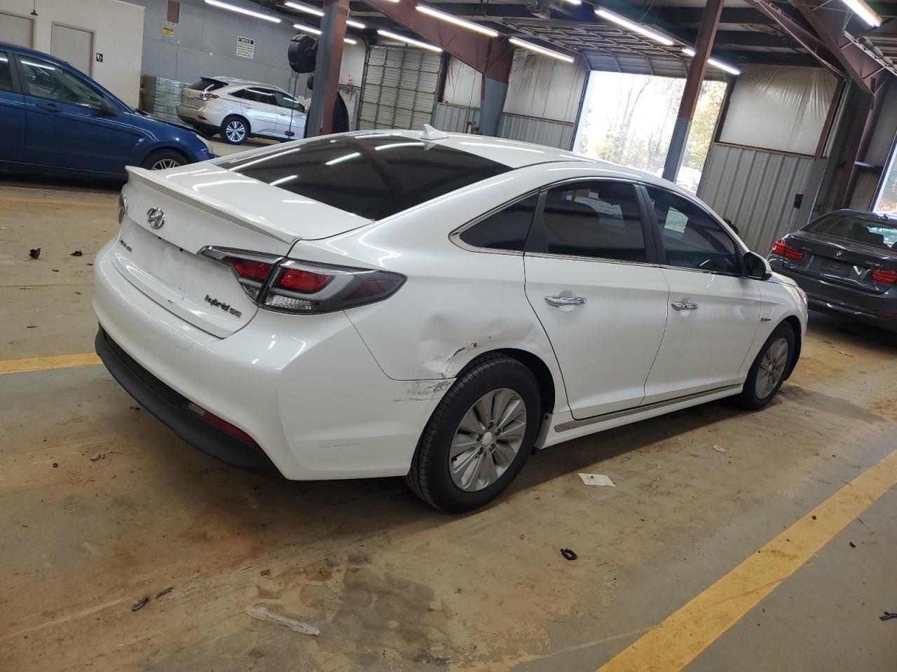 HYUNDAI SONATA HYBRID