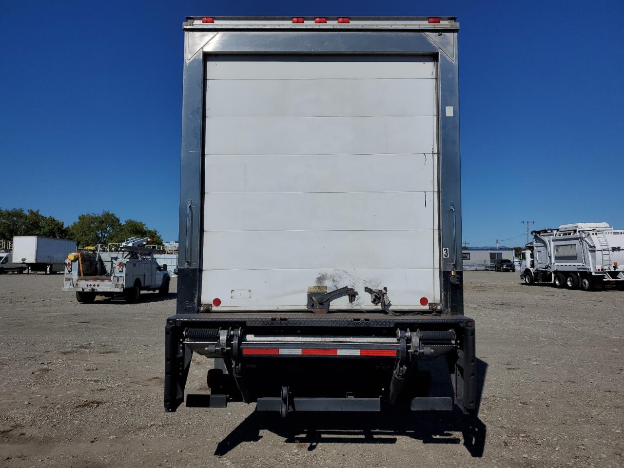 Lot #3287644062 2012 HINO 258/268