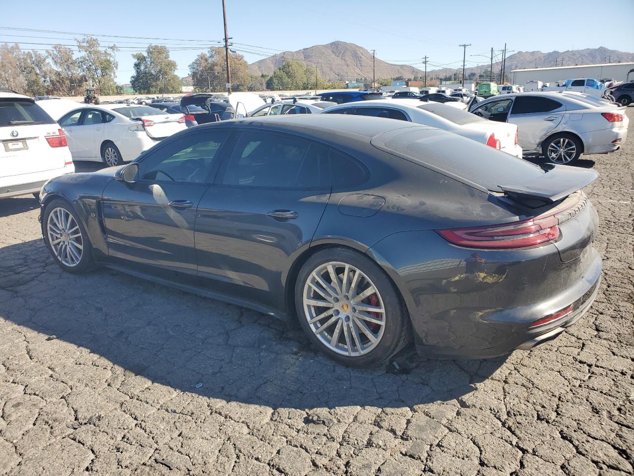 PORSCHE PANAMERA 4 E-HYBRID
