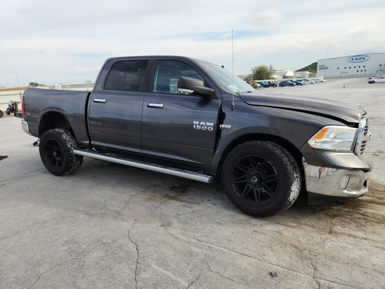 RAM 1500 SLT