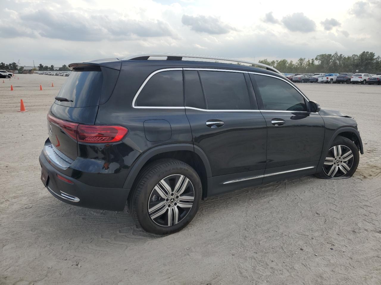 MERCEDES-BENZ EQB 250+