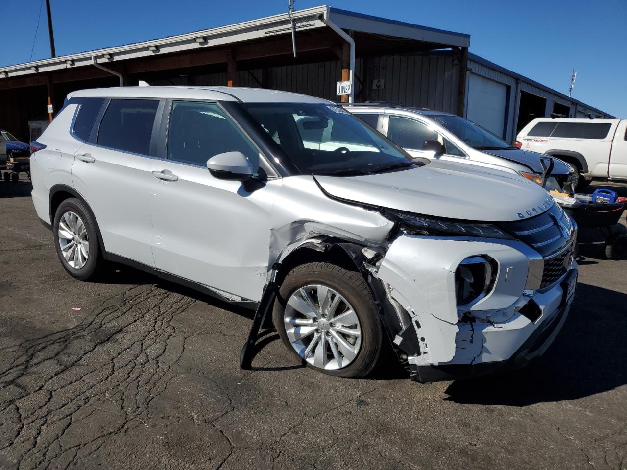 MITSUBISHI OUTLANDER ES