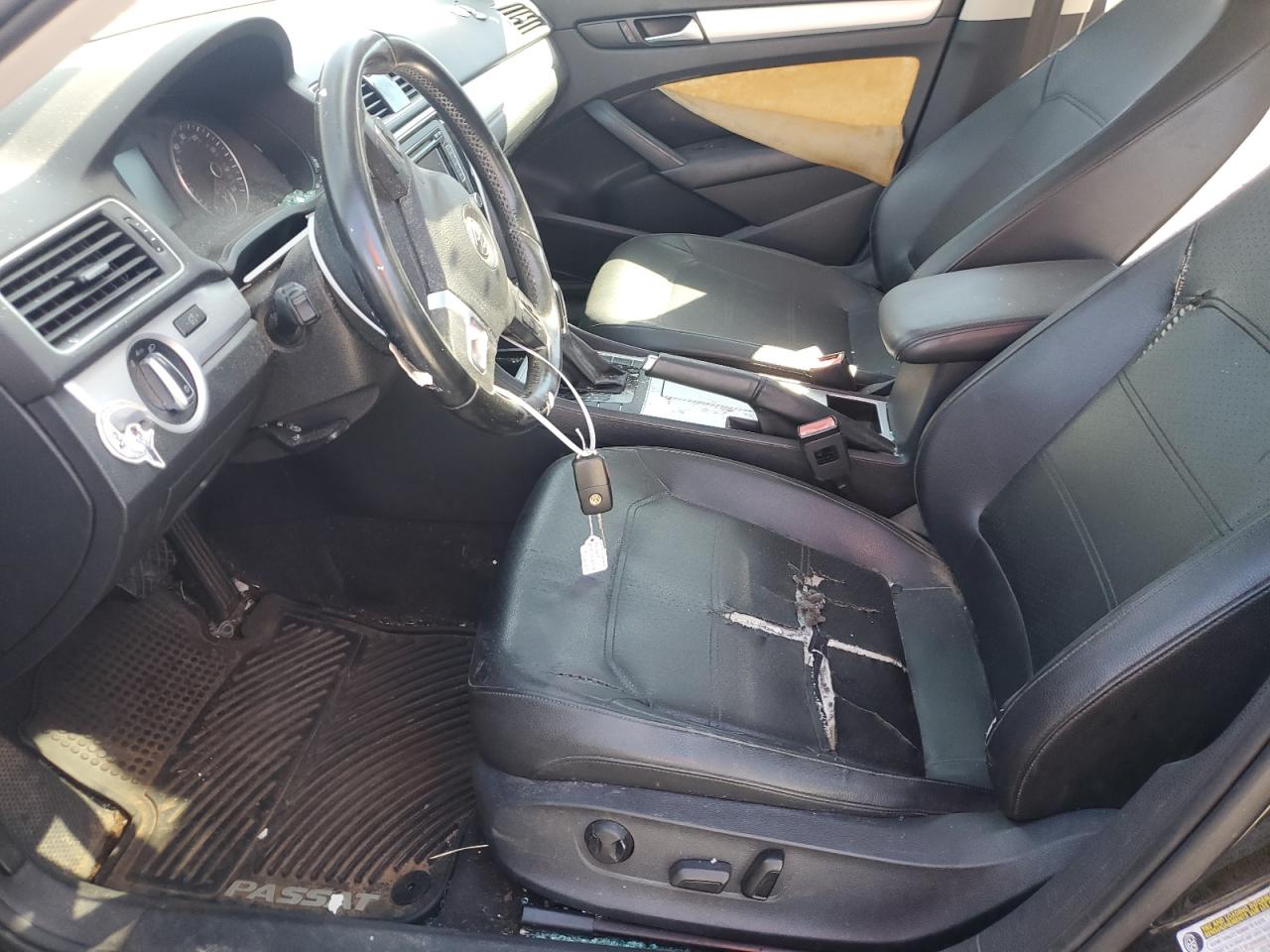 VOLKSWAGEN PASSAT SE