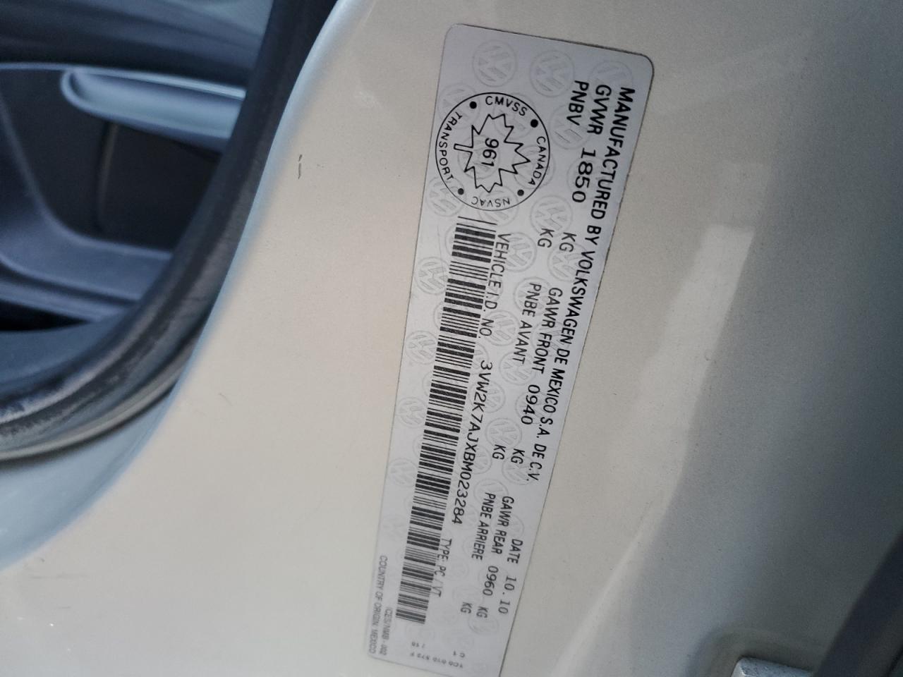 VOLKSWAGEN JETTA BASE