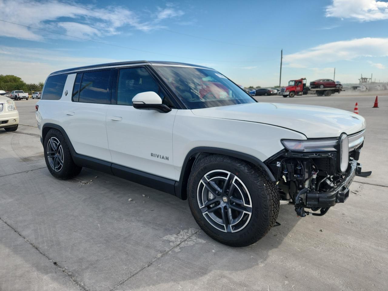 RIVIAN R1S ADVENTURE