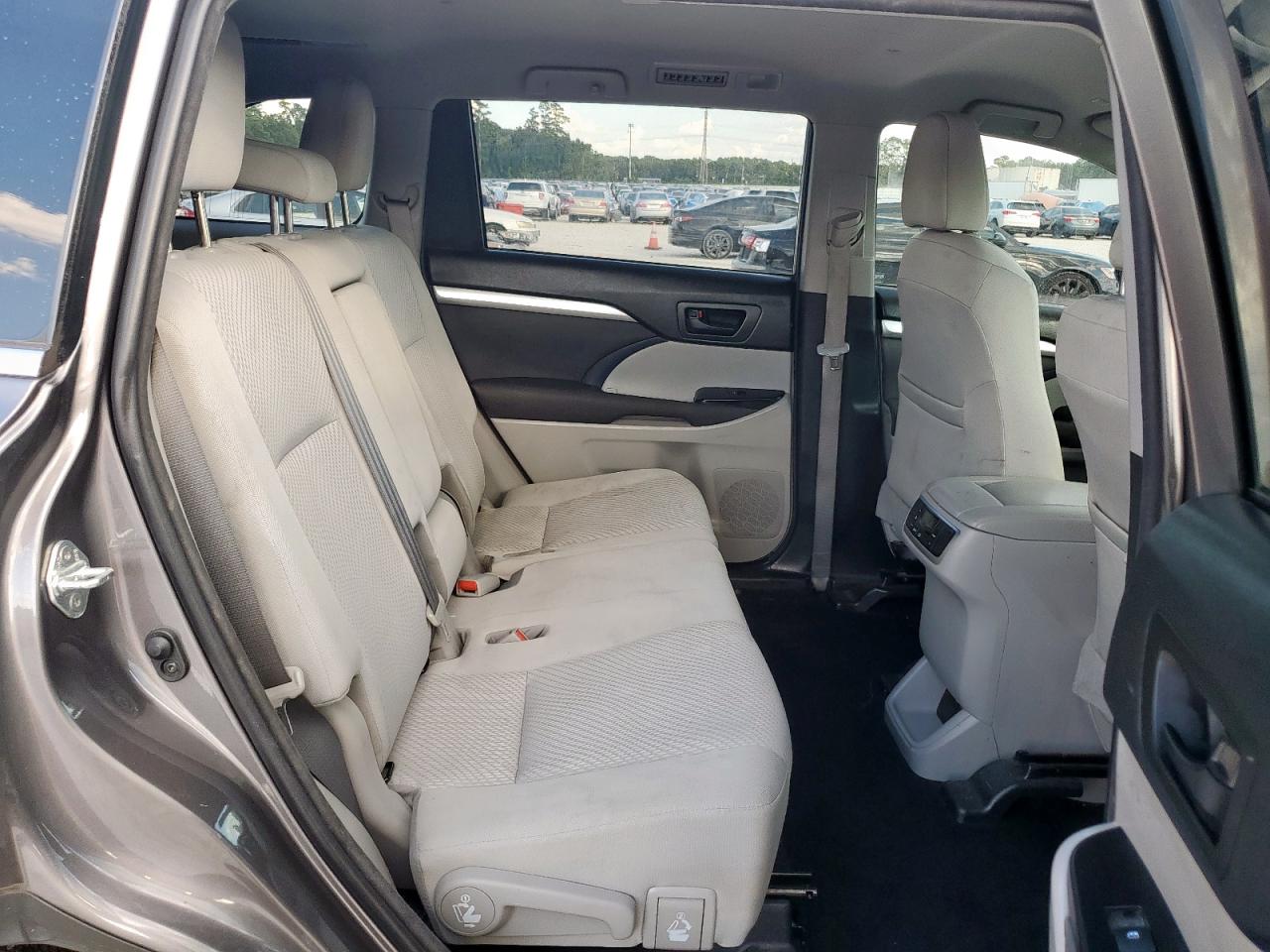 TOYOTA HIGHLANDER LE