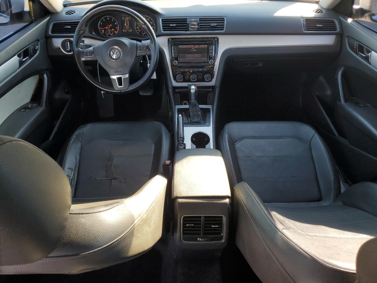 VOLKSWAGEN PASSAT SE