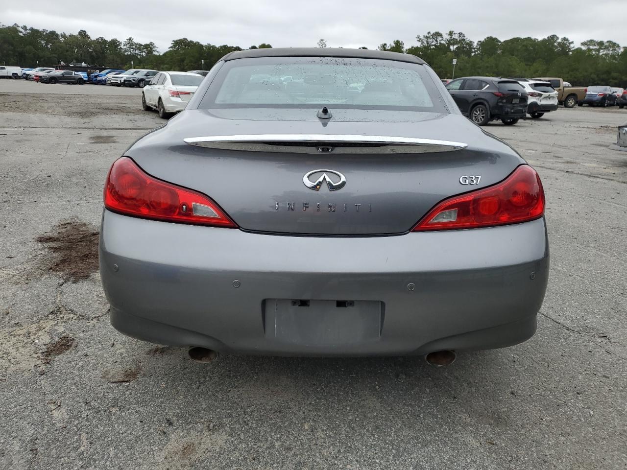 INFINITI G37 BASE