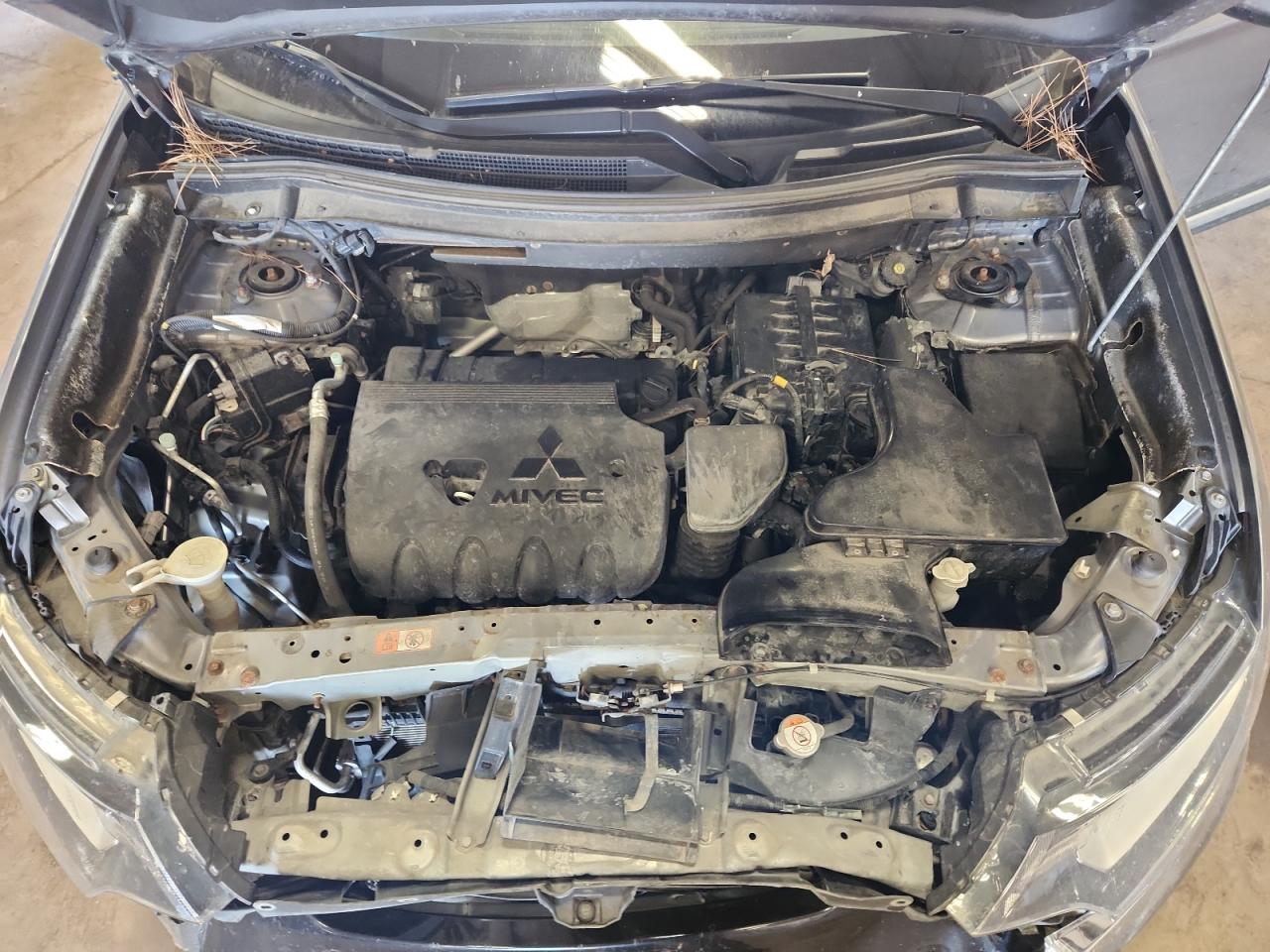 MITSUBISHI OUTLANDER SE