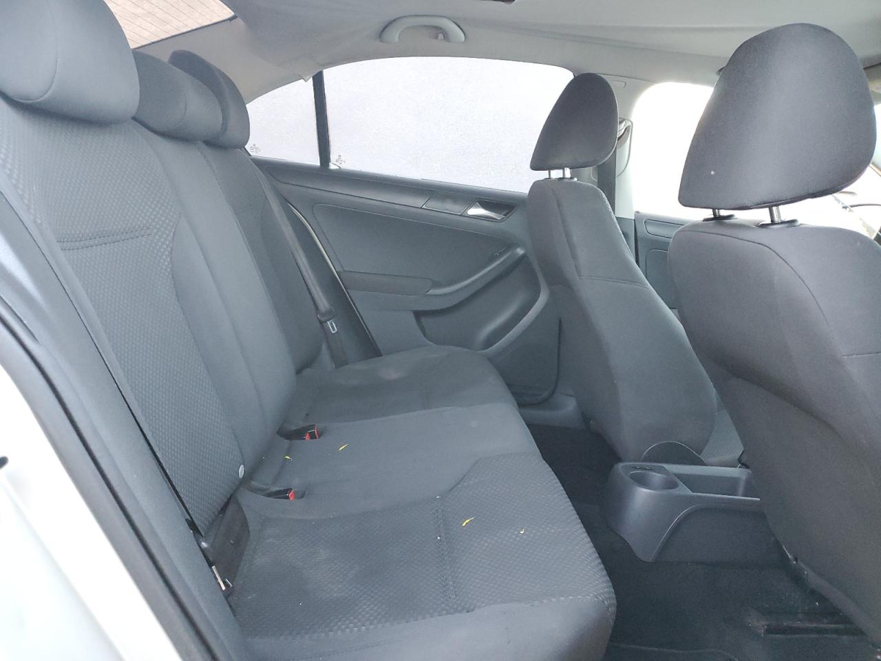 VOLKSWAGEN JETTA BASE