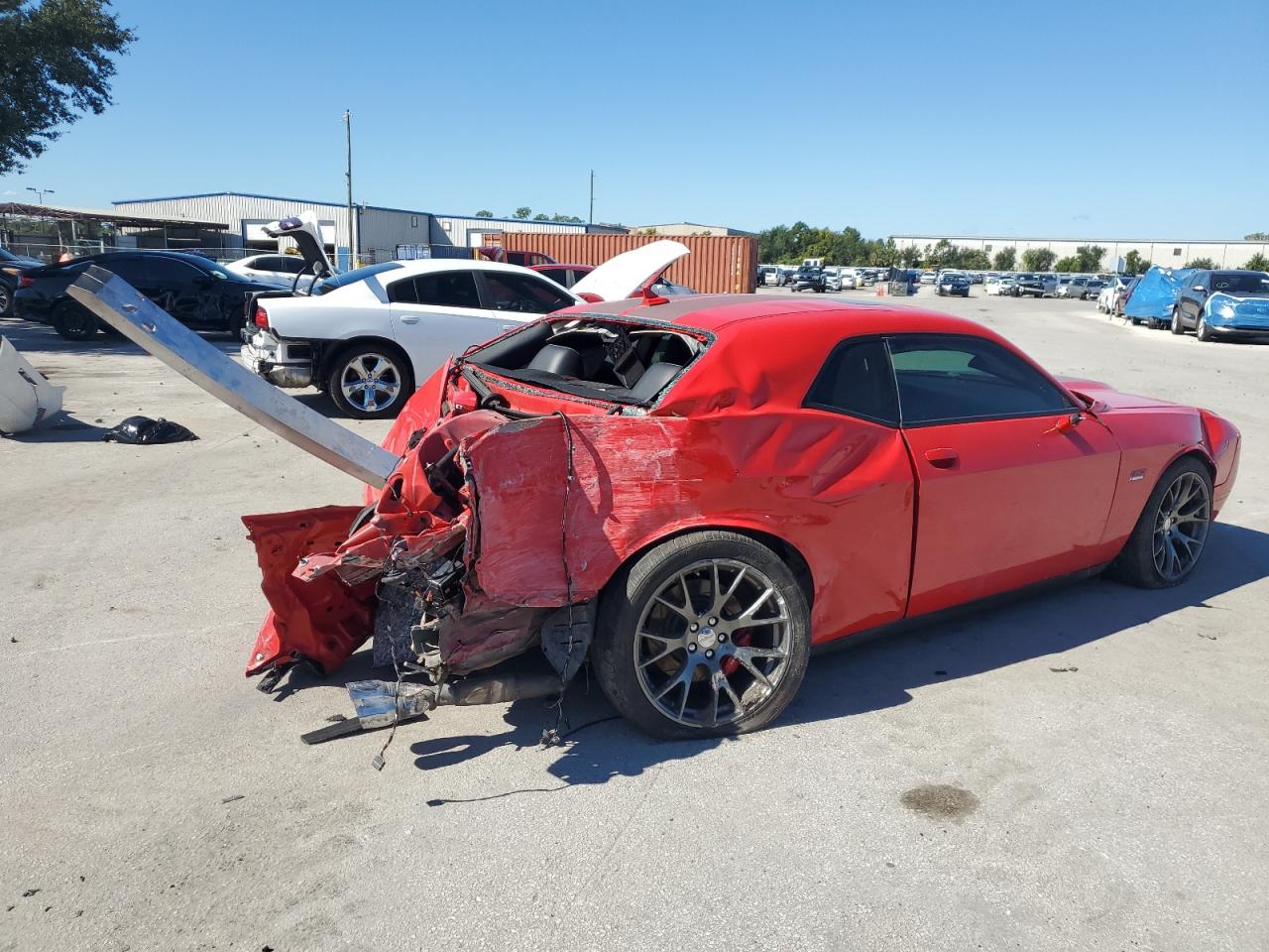 DODGE CHALLENGER SRT 392