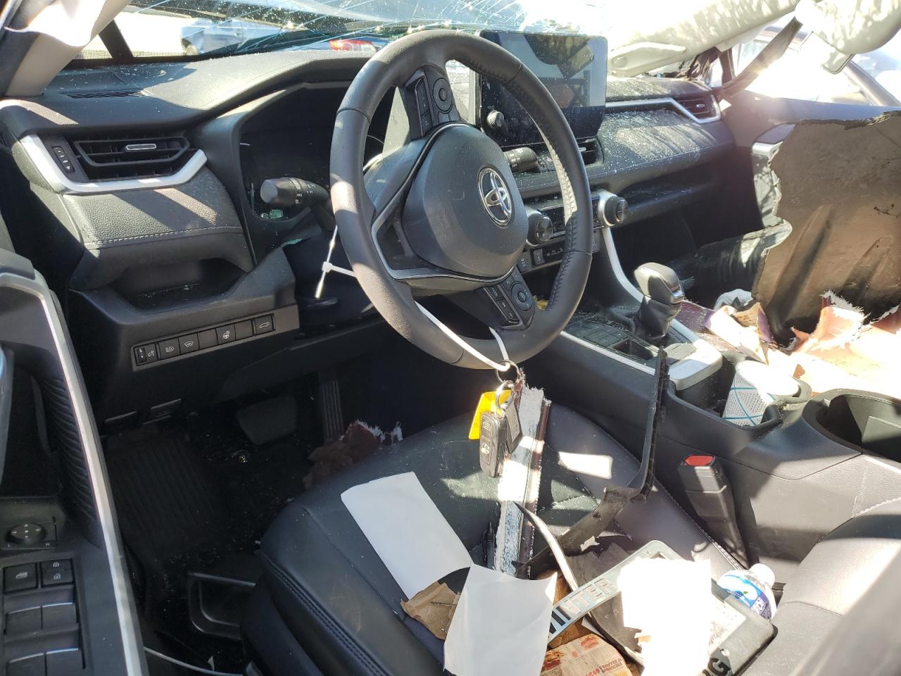 TOYOTA RAV4 XLE PREMIUM