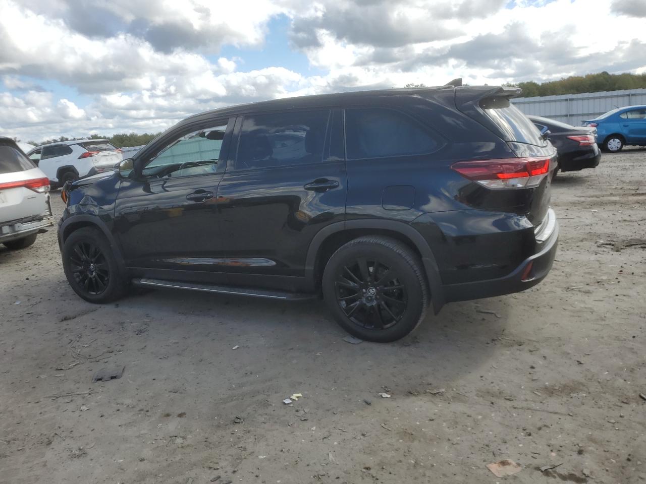 TOYOTA HIGHLANDER SE