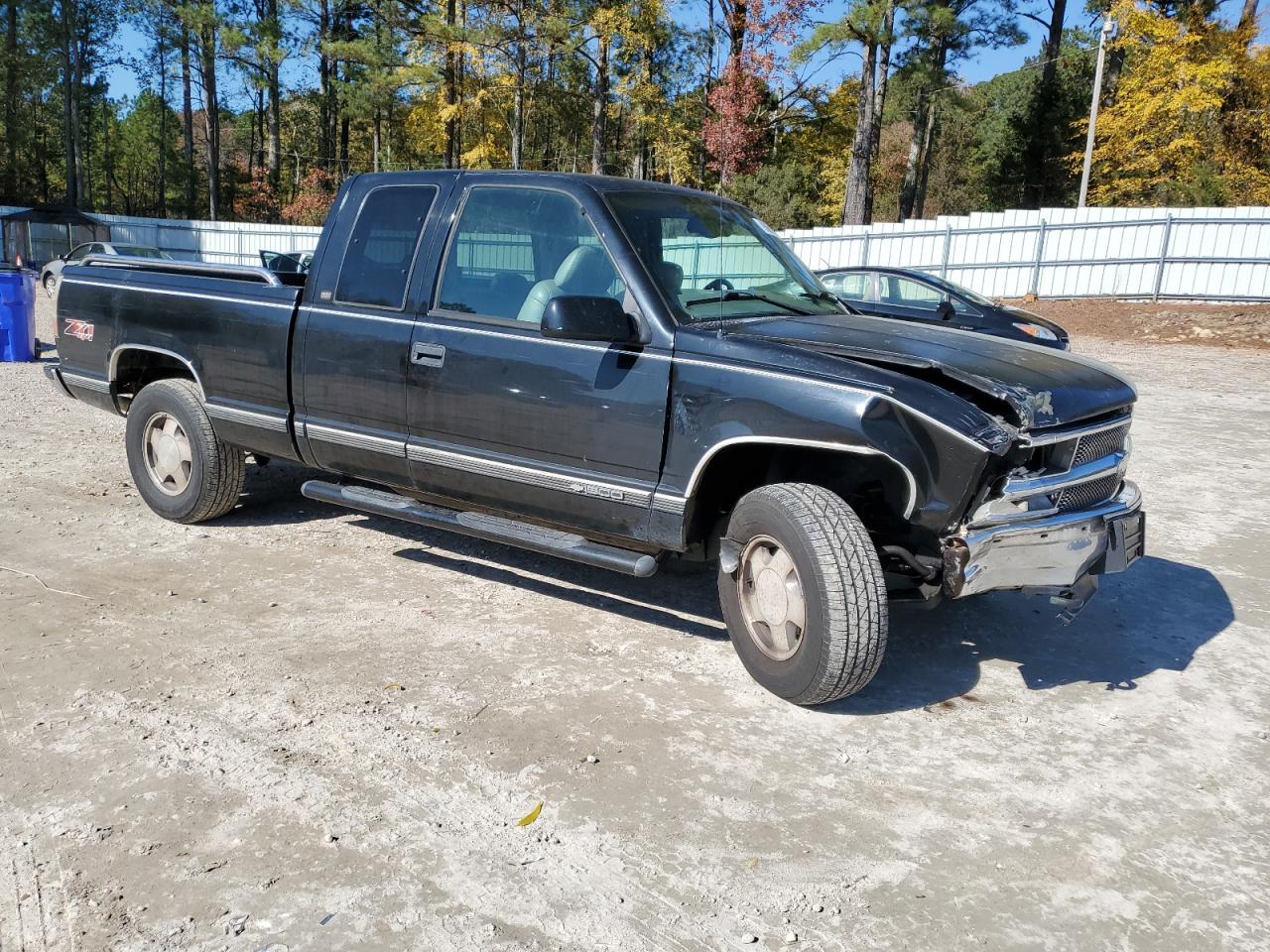 Lot #3279473404 1997 CHEVROLET GMT-400 K1