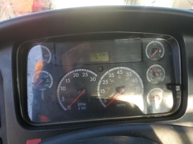 2010 FREIGHTLINER M2 #3317813080