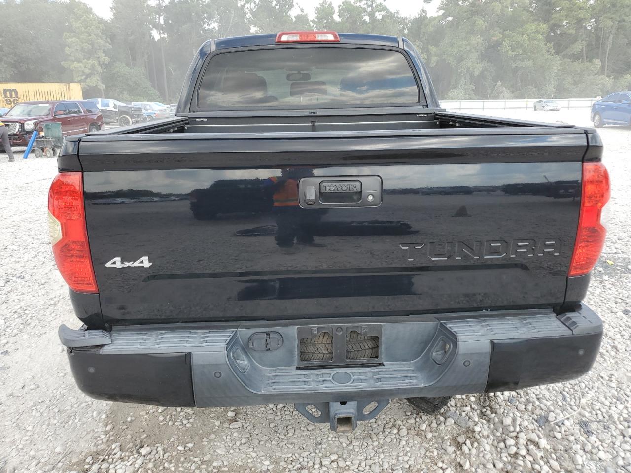 TOYOTA TUNDRA CREWMAX PLATINUM