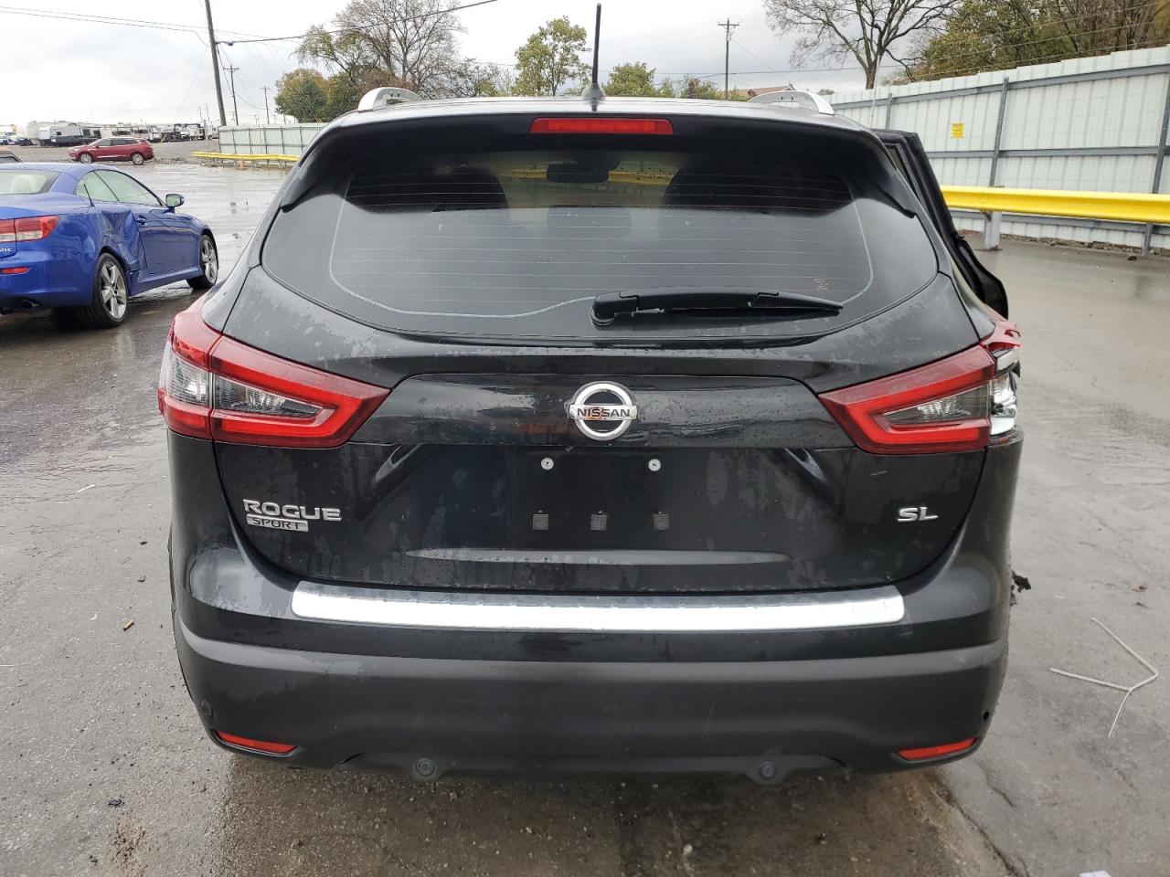 NISSAN ROGUE SPORT S