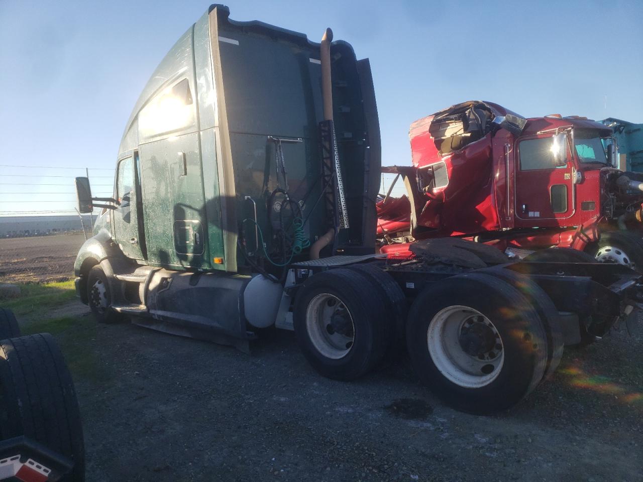 Lot #3285524320 2017 KENWORTH T680