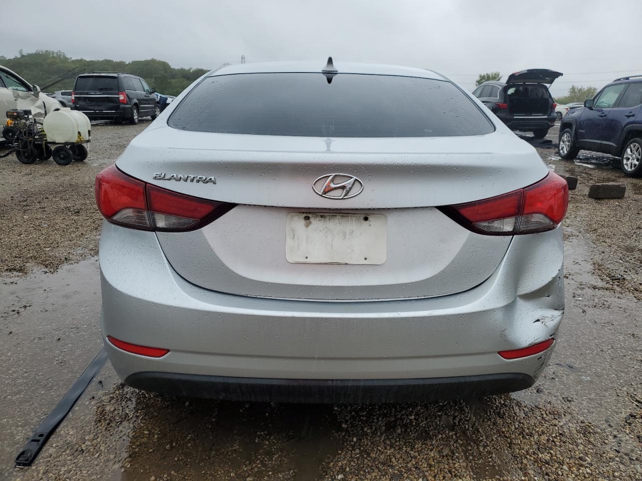 HYUNDAI ELANTRA SE