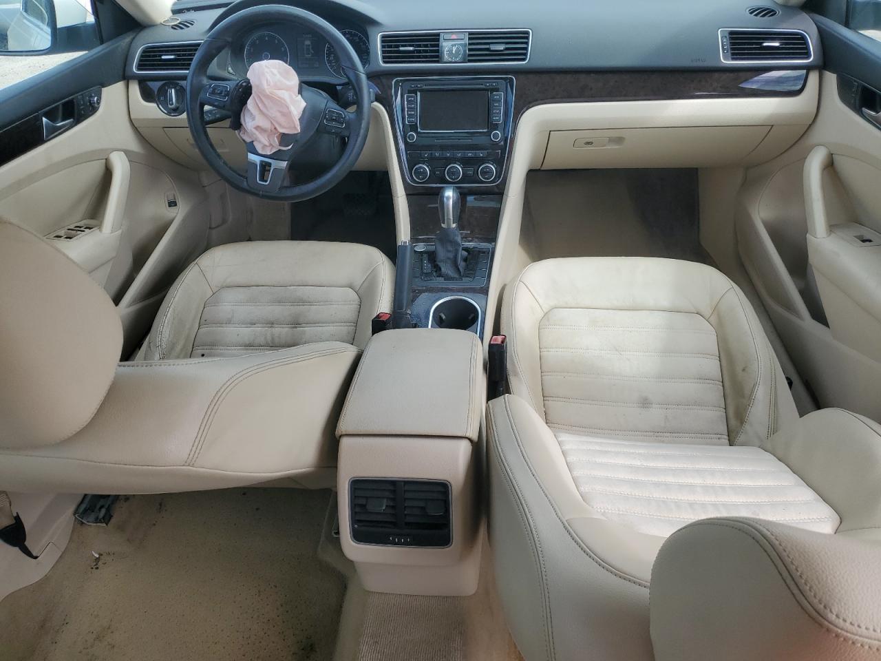 VOLKSWAGEN PASSAT SEL