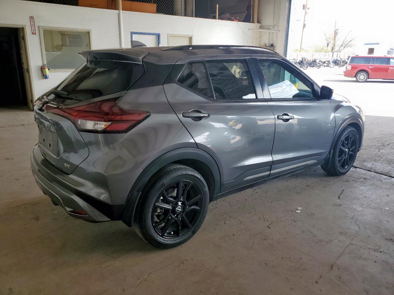 NISSAN KICKS SR