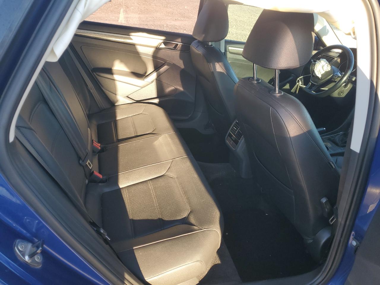 VOLKSWAGEN PASSAT SE