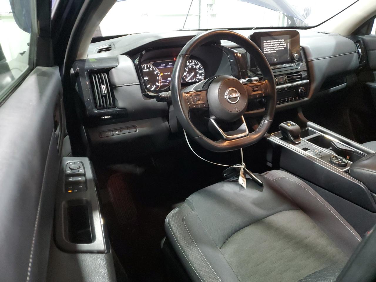 NISSAN PATHFINDER SV