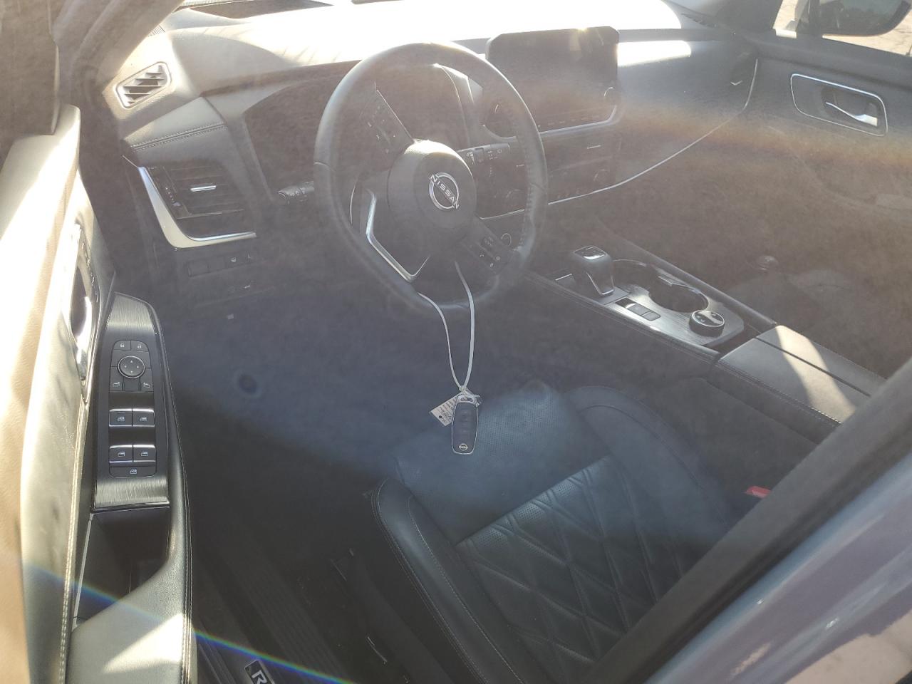 NISSAN ROGUE PLATINUM