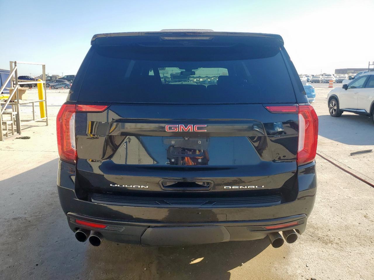 GMC YUKON DENALI