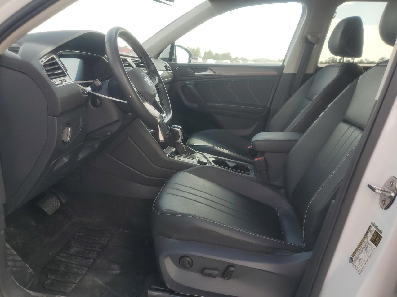 VOLKSWAGEN TIGUAN SE