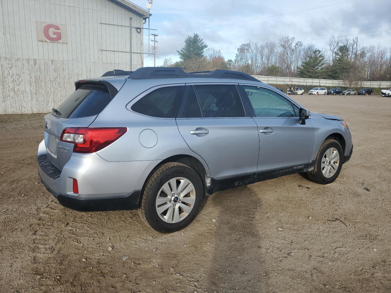 Lot #3318965926 2017 SUBARU OUTBACK 2.
