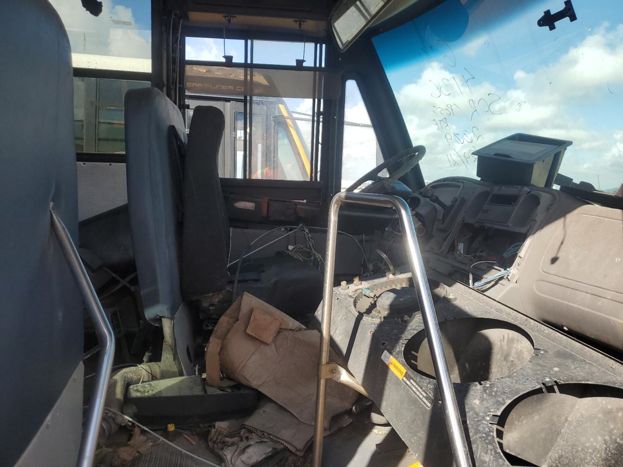 Lot #3273851190 2009 FREIGHTLINER SAF-T-LINER C2