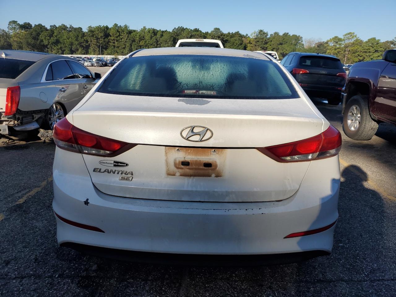 HYUNDAI ELANTRA SE