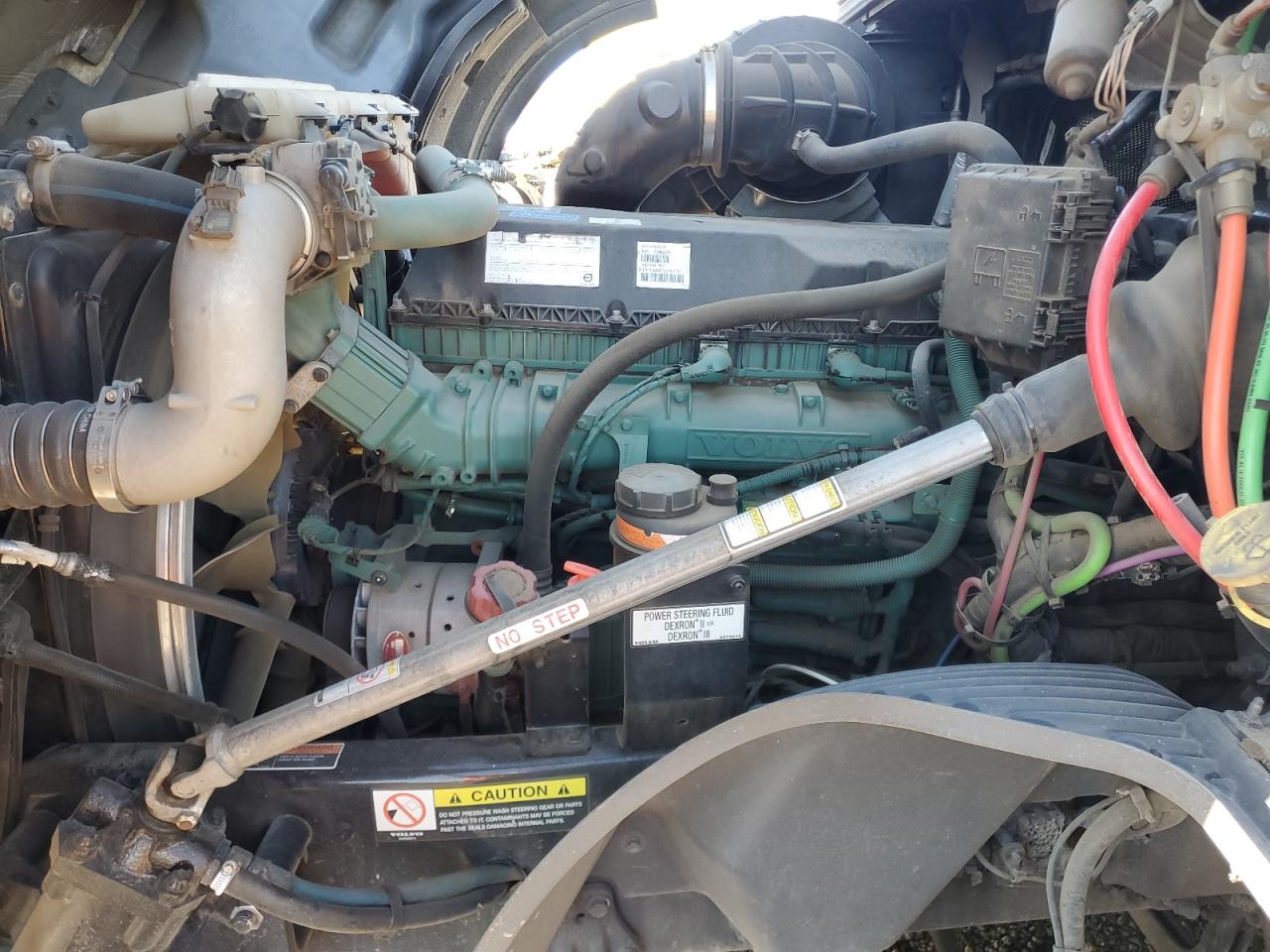 Lot #3302928619 2022 VOLVO VNL