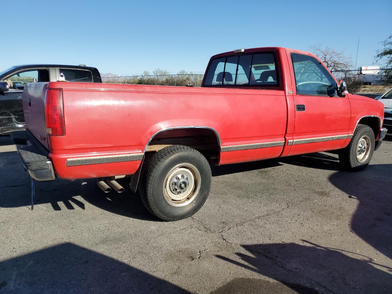 Lot #3285940569 1992 CHEVROLET GMT-400 C2