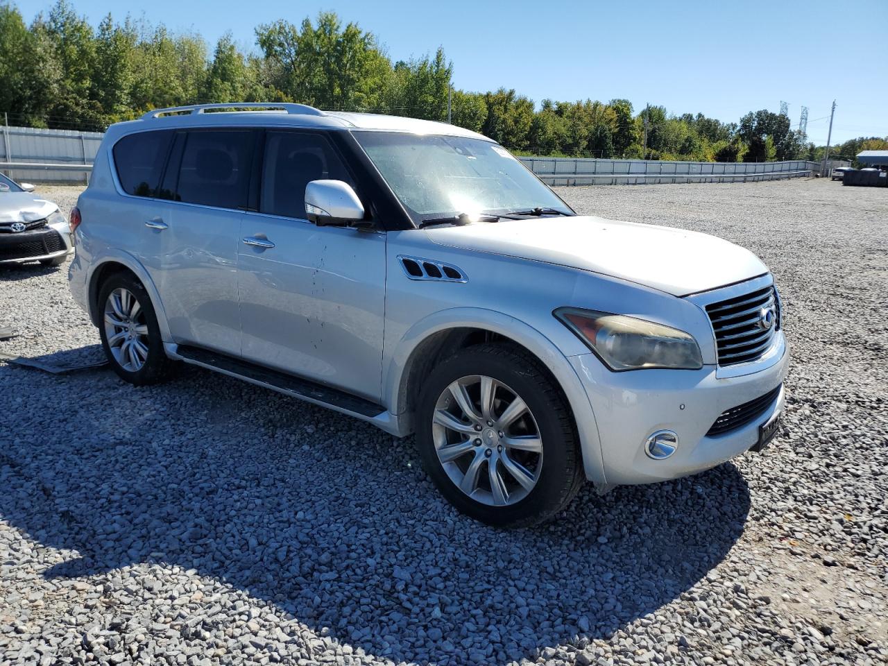 INFINITI QX56