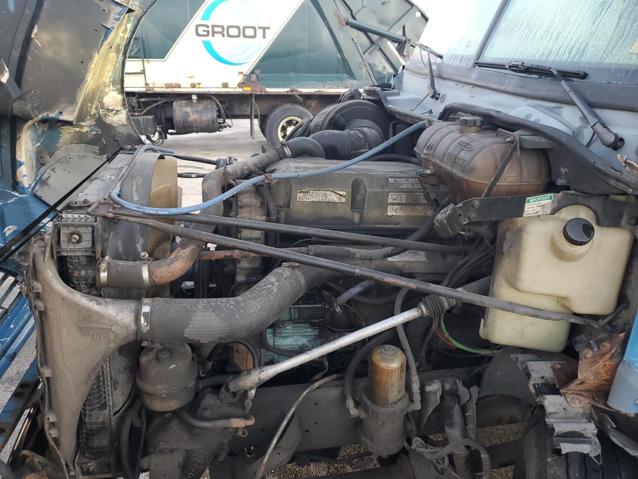 Lot #3290045260 2001 FREIGHTLINER CONVENTNL