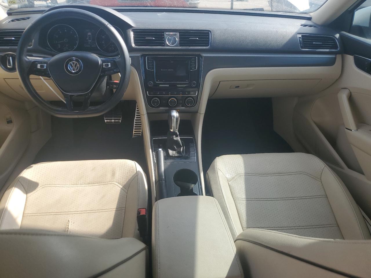 VOLKSWAGEN PASSAT R-LINE