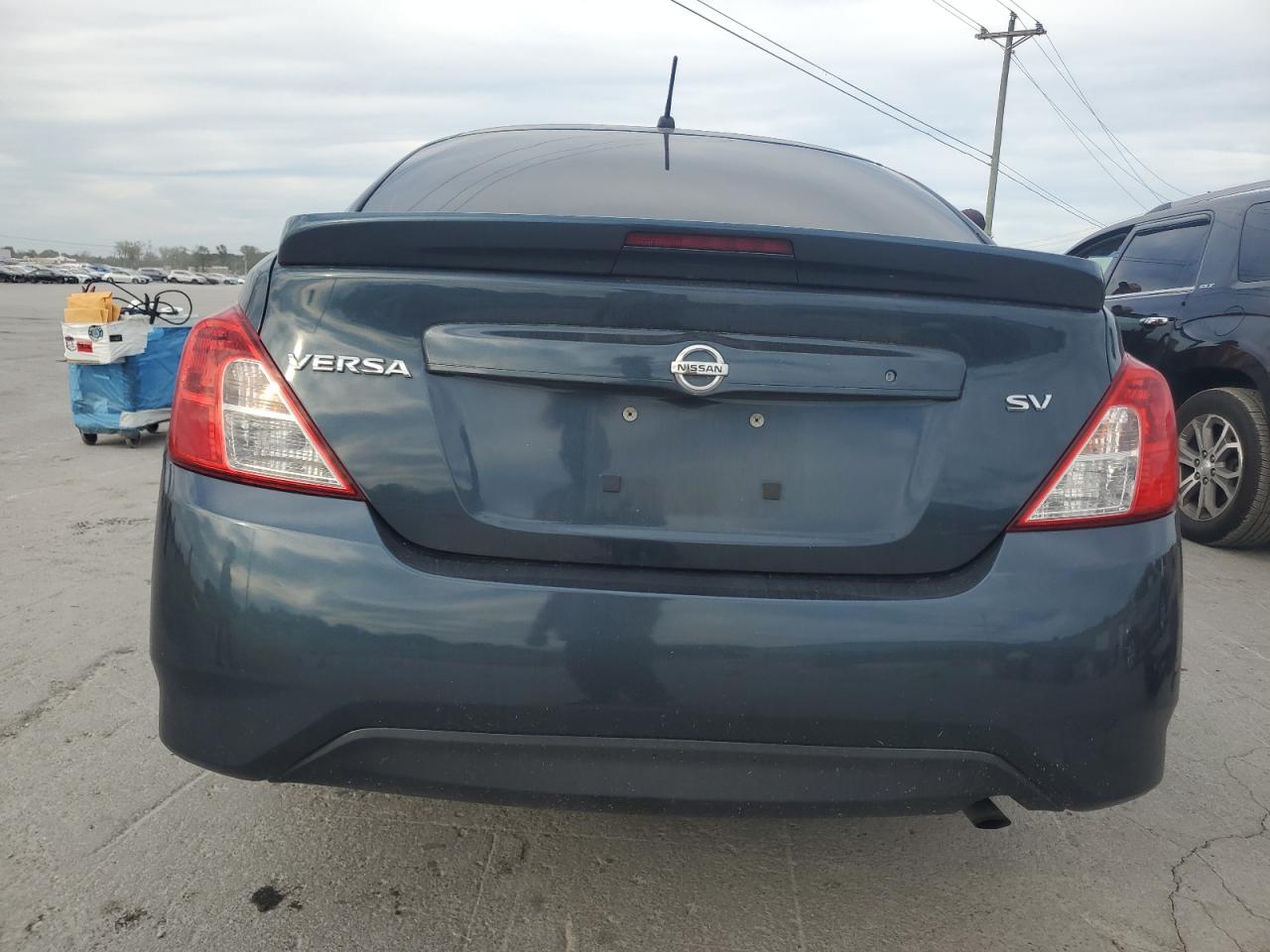 NISSAN VERSA S