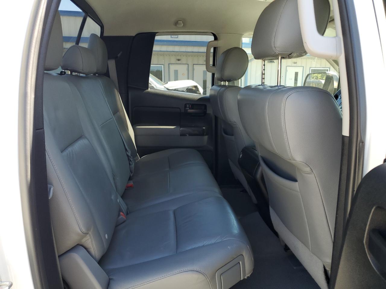 TOYOTA TUNDRA DOUBLE CAB SR5