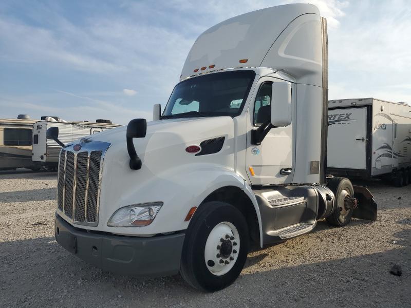 2017 PETERBILT TRACTOR 579 #3317762094